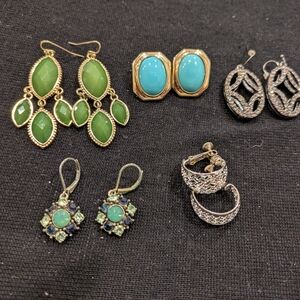 Chandelier Green and Gold Earrings with Cascading Design